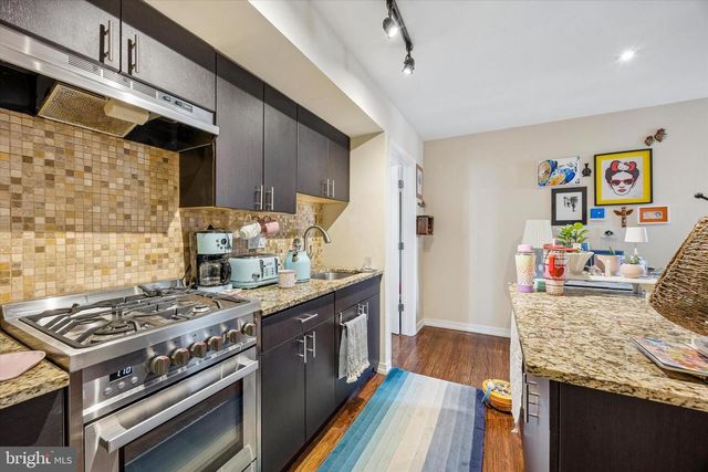 1909 S BROAD ST, Philadelphia, PA 19148