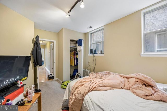 1909 S BROAD ST, Philadelphia, PA 19148