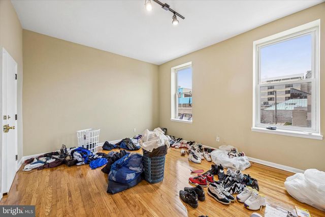 1909 S BROAD ST, Philadelphia, PA 19148