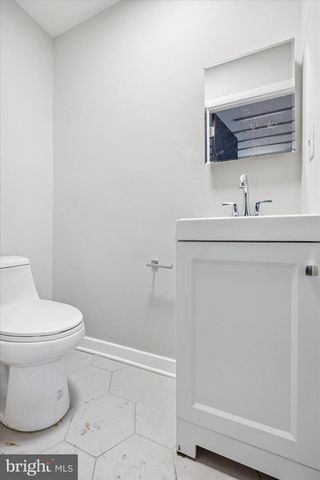 1909 S BROAD ST, Philadelphia, PA 19148