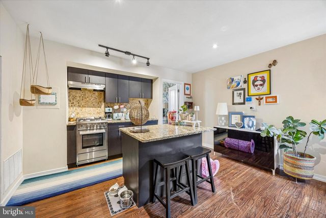 1909 S BROAD ST, Philadelphia, PA 19148