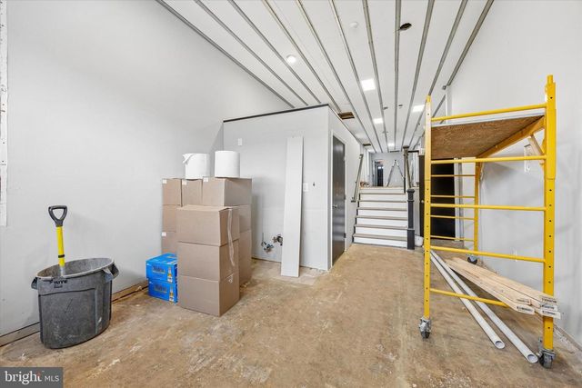 1909 S BROAD ST, Philadelphia, PA 19148