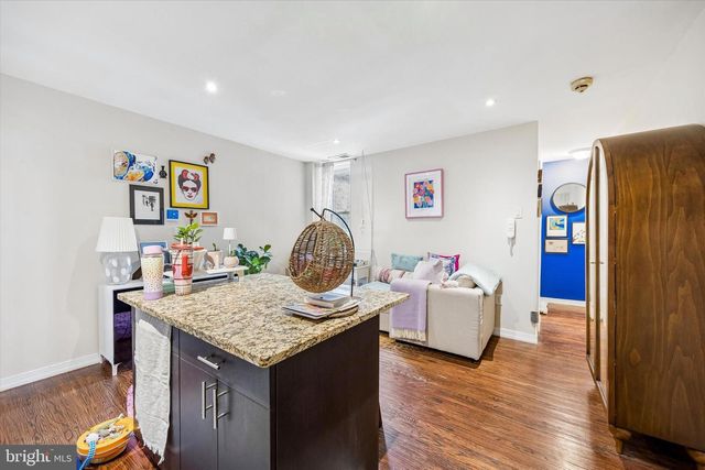 1909 S BROAD ST, Philadelphia, PA 19148