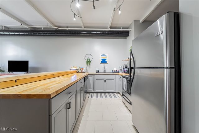 1133 W 9th Street 305, Cleveland, OH 44113