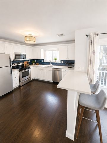 331 W 4th St 331, Boston, MA 02127