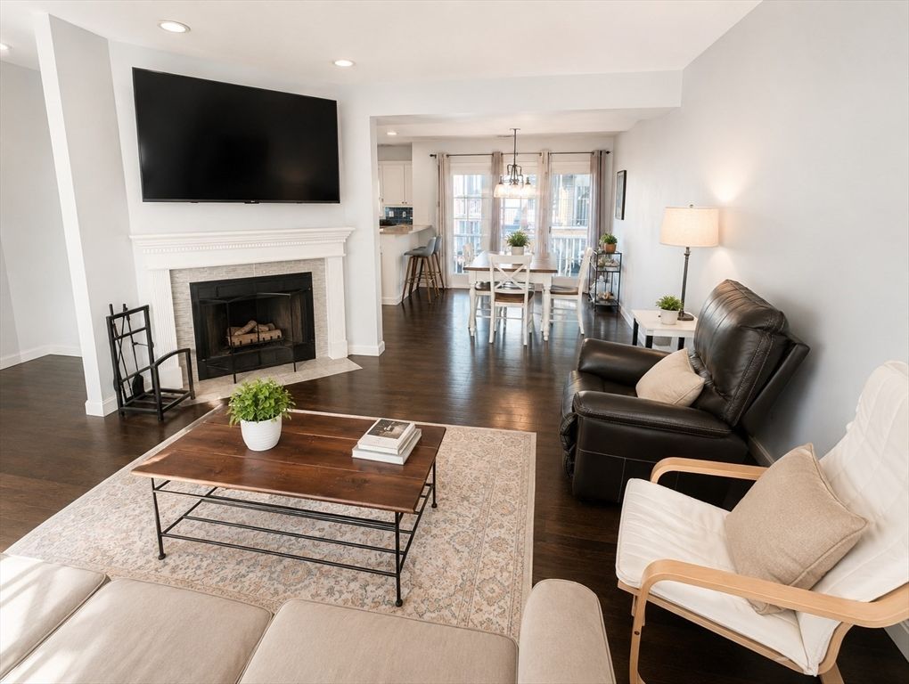 331 W 4th St 331, Boston, MA 02127