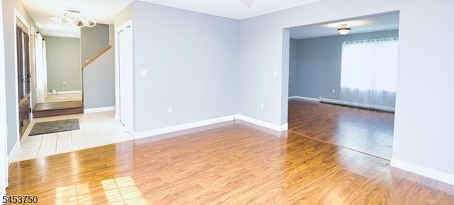 38 Dogwood Dr, Newton Town, NJ 07860