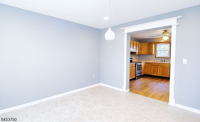 38 Dogwood Dr, Newton Town, NJ 07860