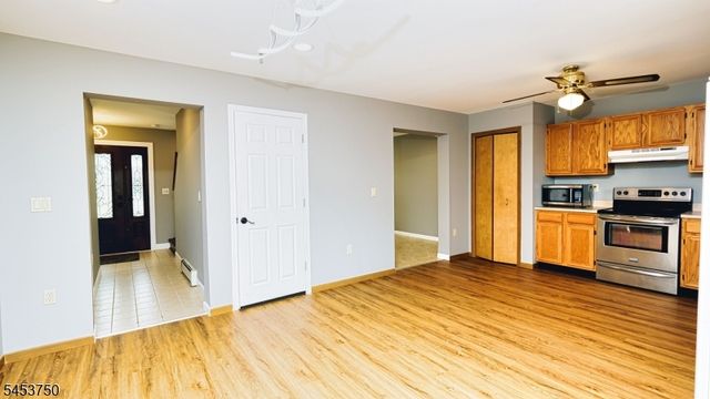 38 Dogwood Dr, Newton Town, NJ 07860