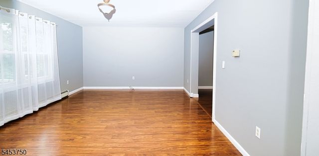 38 Dogwood Dr, Newton Town, NJ 07860