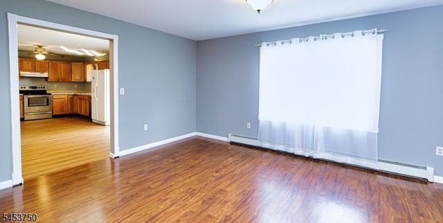 38 Dogwood Dr, Newton Town, NJ 07860