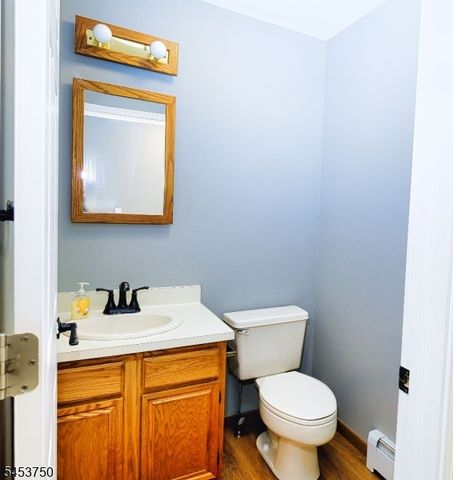 38 Dogwood Dr, Newton Town, NJ 07860