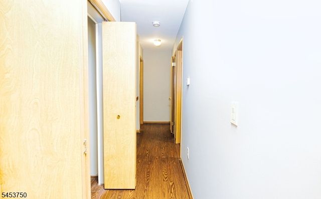 38 Dogwood Dr, Newton Town, NJ 07860