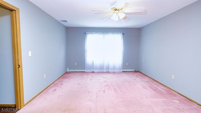 38 Dogwood Dr, Newton Town, NJ 07860