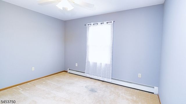 38 Dogwood Dr, Newton Town, NJ 07860