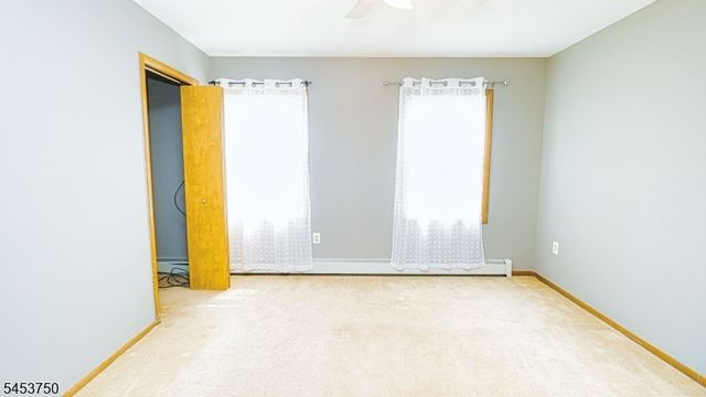 38 Dogwood Dr, Newton Town, NJ 07860