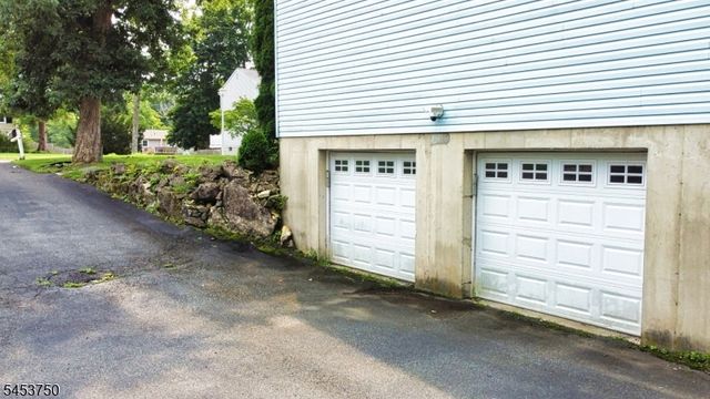 38 Dogwood Dr, Newton Town, NJ 07860