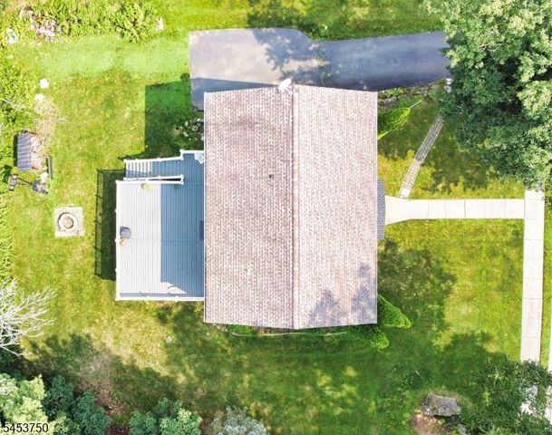 38 Dogwood Dr, Newton Town, NJ 07860