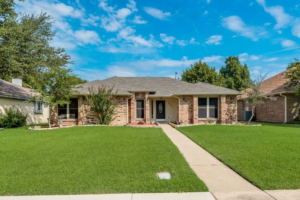 2031 Lansdown Drive, Carrollton, TX 75010