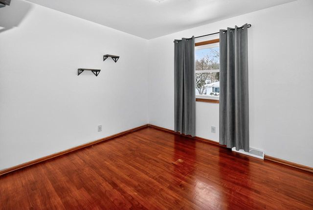 N39W5483 Wilshire DRIVE, Cedarburg, WI 53012