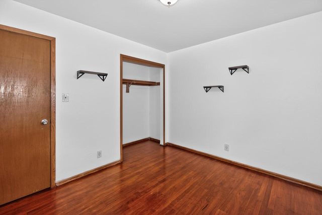 N39W5483 Wilshire DRIVE, Cedarburg, WI 53012