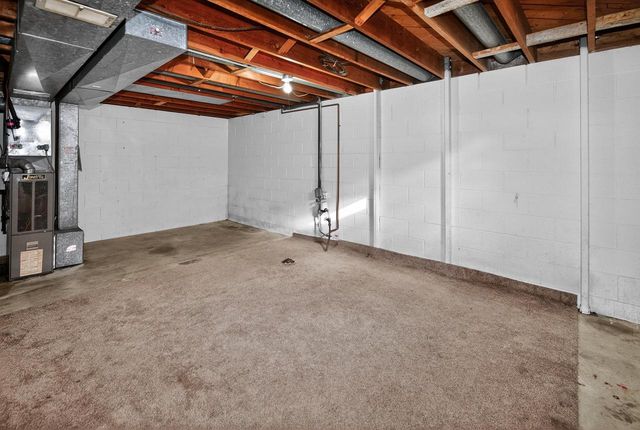 N39W5483 Wilshire DRIVE, Cedarburg, WI 53012