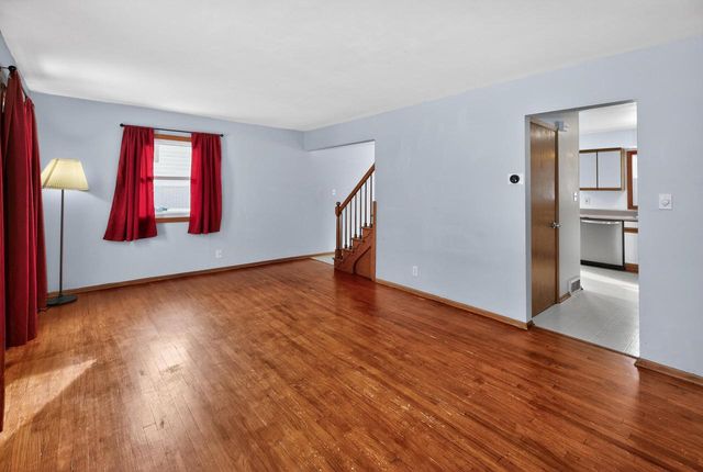 N39W5483 Wilshire DRIVE, Cedarburg, WI 53012