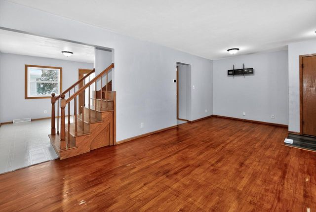 N39W5483 Wilshire DRIVE, Cedarburg, WI 53012