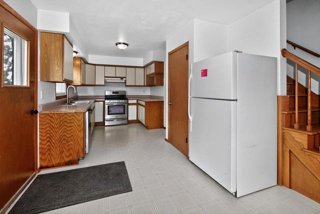 N39W5483 Wilshire DRIVE, Cedarburg, WI 53012