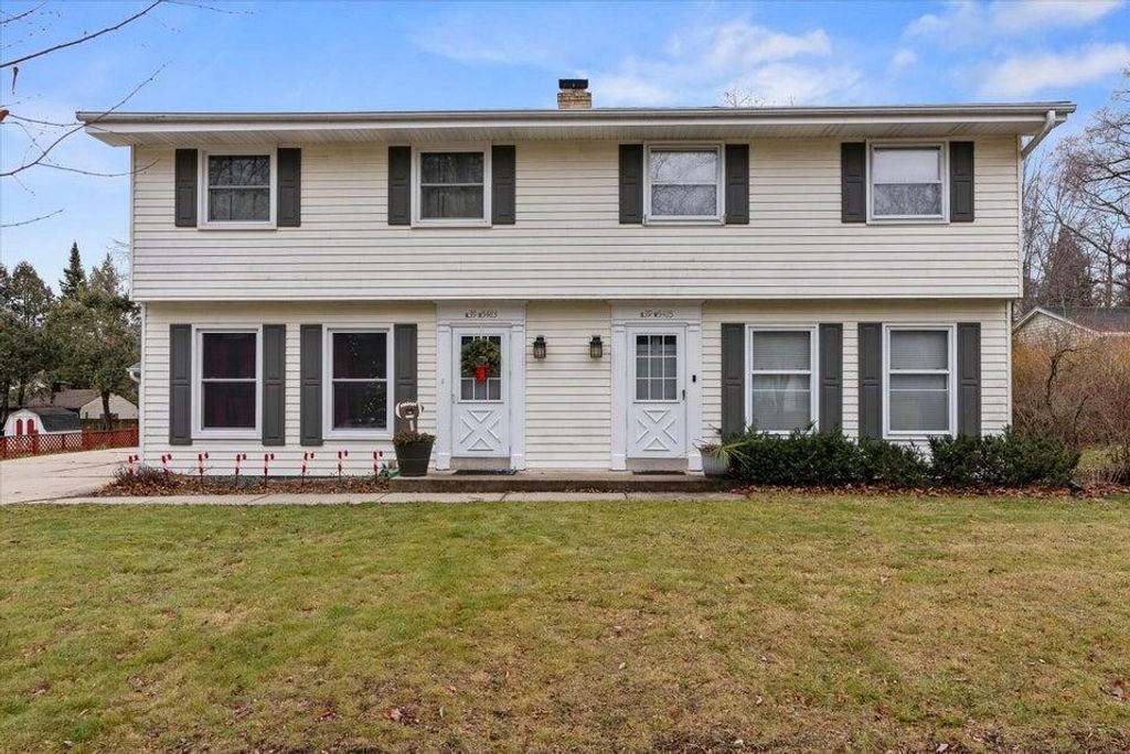 N39W5483 Wilshire DRIVE, Cedarburg, WI 53012