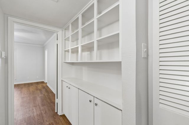 10021 Regal Park Lane 108, Dallas, TX 75230