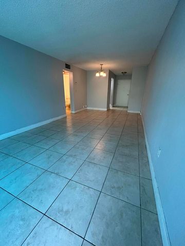 1805 Sans Souci Boulevard 507, North Miami, FL 33181