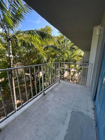 1805 Sans Souci Boulevard 507, North Miami, FL 33181