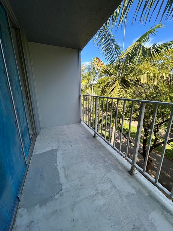 1805 Sans Souci Boulevard 507, North Miami, FL 33181