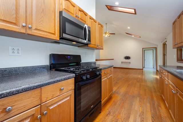35861 N Fuller Road, Gurnee, IL 60031