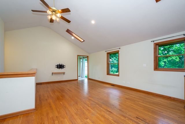 35861 N Fuller Road, Gurnee, IL 60031
