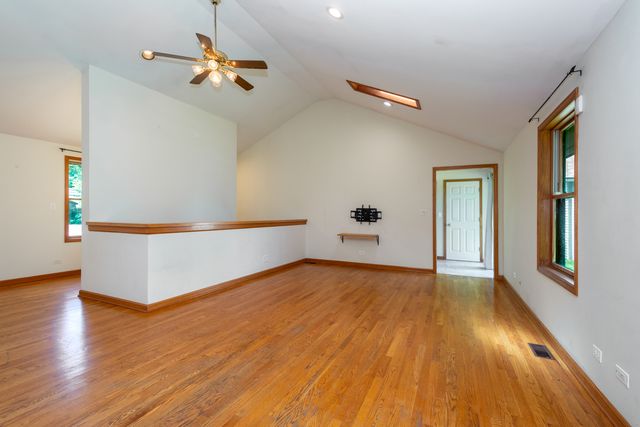 35861 N Fuller Road, Gurnee, IL 60031