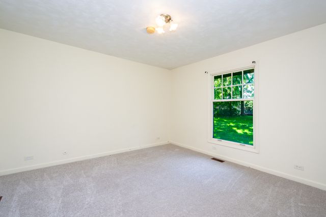 35861 N Fuller Road, Gurnee, IL 60031