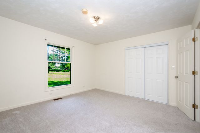 35861 N Fuller Road, Gurnee, IL 60031