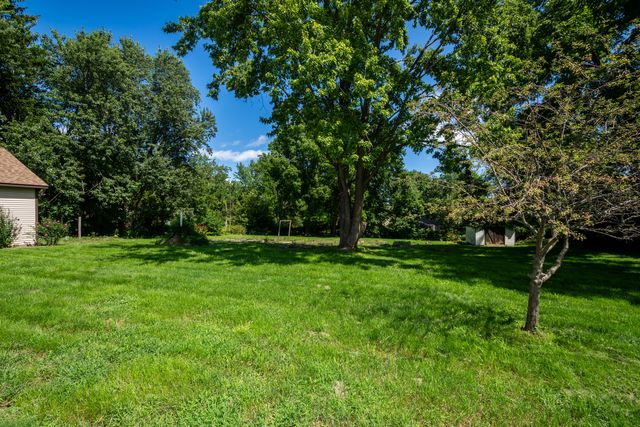35861 N Fuller Road, Gurnee, IL 60031