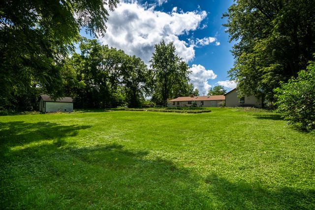 35861 N Fuller Road, Gurnee, IL 60031
