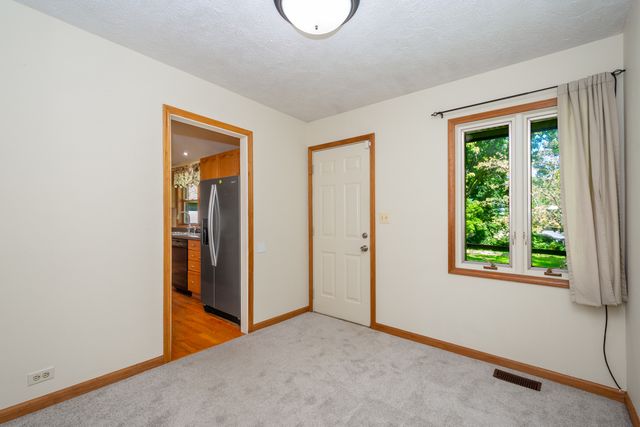 35861 N Fuller Road, Gurnee, IL 60031