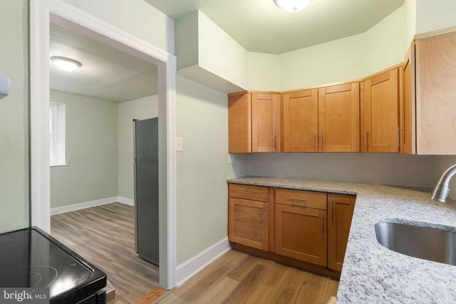 112 E TOWNSHIP LINE RD, Havertown, PA 19083