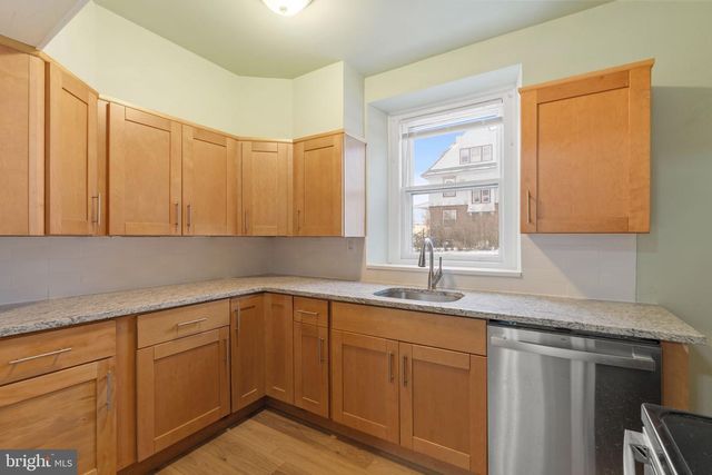 112 E TOWNSHIP LINE RD, Havertown, PA 19083