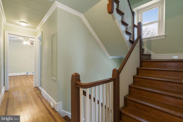 112 E TOWNSHIP LINE RD, Havertown, PA 19083