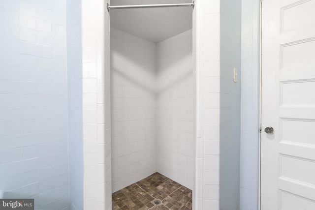 112 E TOWNSHIP LINE RD, Havertown, PA 19083