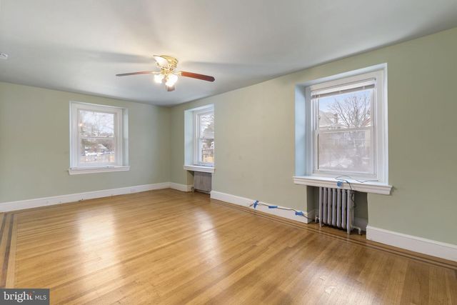 112 E TOWNSHIP LINE RD, Havertown, PA 19083