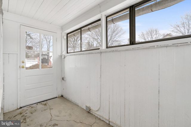 112 E TOWNSHIP LINE RD, Havertown, PA 19083