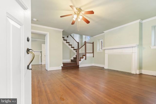 112 E TOWNSHIP LINE RD, Havertown, PA 19083