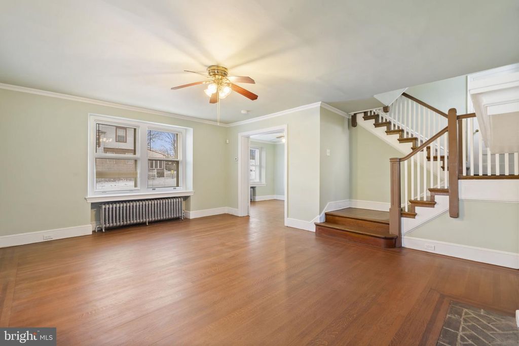 112 E TOWNSHIP LINE RD, Havertown, PA 19083